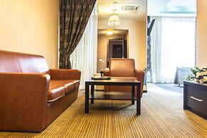 Diplomat Hotel