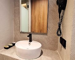 Hotel Block Suites