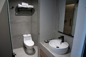 Hotel Block Suites
