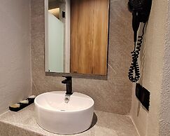 Hotel Block Suites
