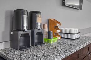 Home Inn and Suites Regina Airport