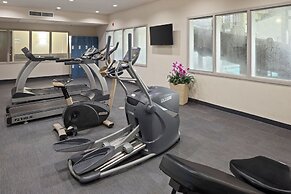 Home Inn and Suites Regina Airport