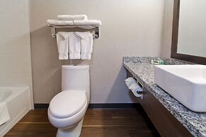 Home Inn and Suites Regina Airport