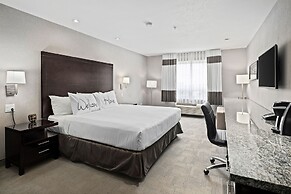 Home Inn and Suites Regina Airport