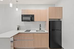 Home Inn and Suites Regina Airport