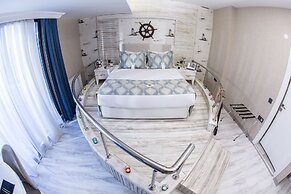 Demonti Otel