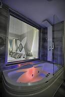 Demonti Otel