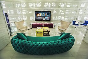 Demonti Otel