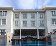 Hotel On The Rock