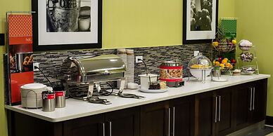 Hampton Inn & Suites by Hilton Regina East Gate
