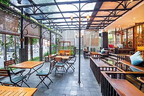 The 1O1 Bandung Dago