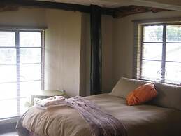 Emahlathini Guest Farm