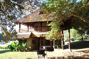 Emahlathini Guest Farm
