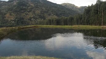 Emahlathini Guest Farm