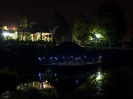 Emahlathini Guest Farm