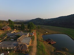 Emahlathini Guest Farm
