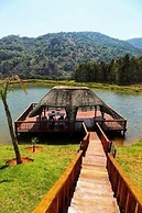 Emahlathini Guest Farm