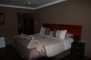 Emahlathini Guest Farm