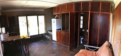 Emahlathini Guest Farm