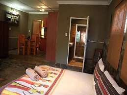 Emahlathini Guest Farm