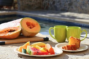 MariaMar Suites
