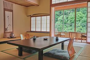 Hakone Pax Yoshino