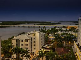 Lanai Riverside Apartments