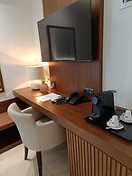 Maison Hotel