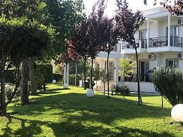 Maison Hotel