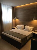 Maison Hotel
