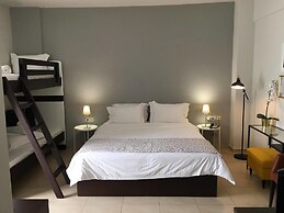 Maison Hotel