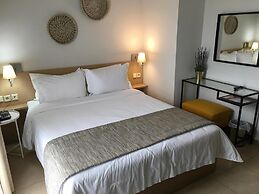 Maison Hotel