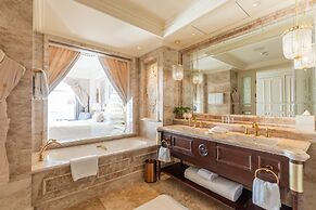 The Castle Hotel, a Luxury Collection Hotel, Dalian