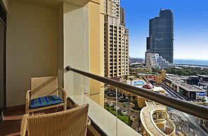 Roda Amwaj Suites