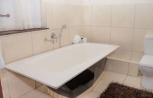 Inn & Out Plus Craighall