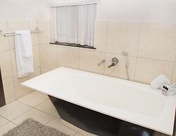 Inn & Out Plus Craighall