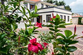 Inn & Out Plus Craighall