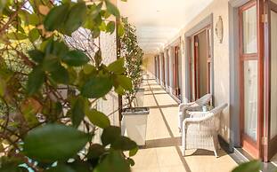 Inn & Out Plus Craighall