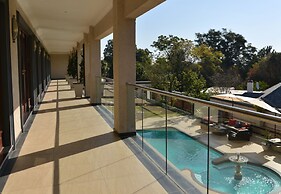 Inn & Out Plus Craighall
