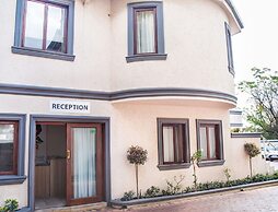 Inn & Out Plus Craighall