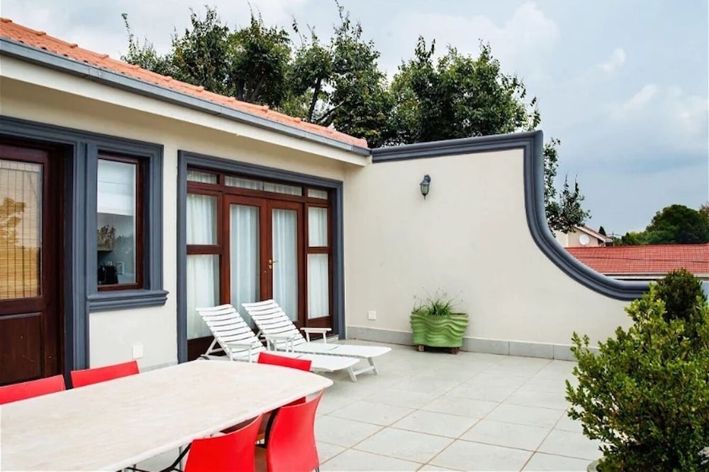 Inn & Out Plus Craighall