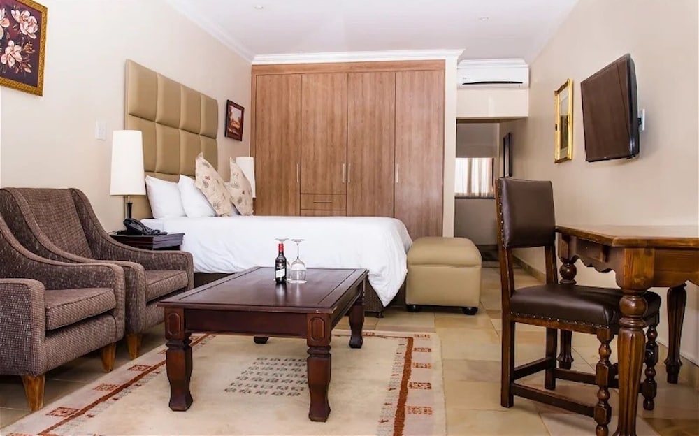 Inn & Out Plus Craighall