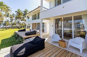 Las Canas Beach Retreat