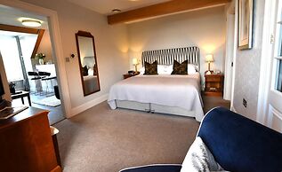Watersmeet Hotel
