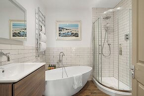 Watersmeet Hotel