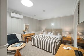 Watersmeet Hotel