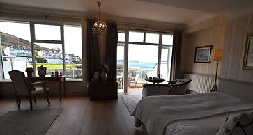 Watersmeet Hotel
