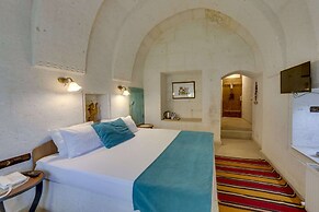 El Puente Cave Hotel