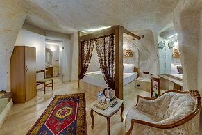 El Puente Cave Hotel