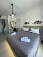 Zoumis Residence